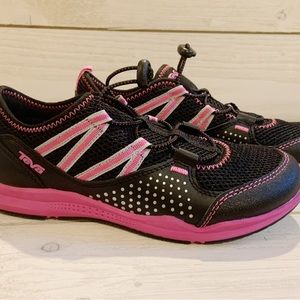 Teva Scamper Sneaker/Water Shoes, kid 4/women’s 6